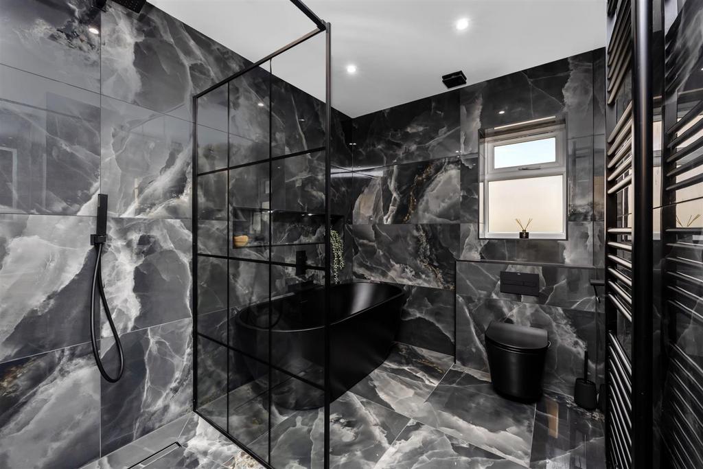 Aldsworth Avenue, 95-020.jpg