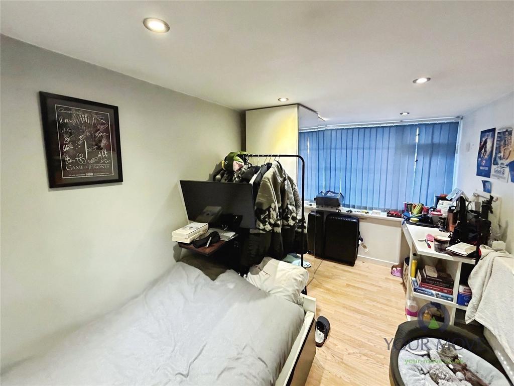 Bedroom 4/Home Offic