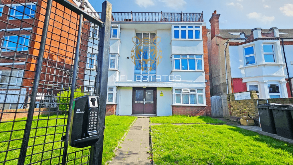 London Road, Thornton Heath, CR7 7 HU
