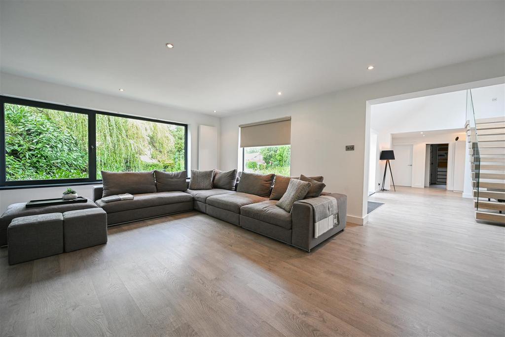 Sitting room 2.jpg