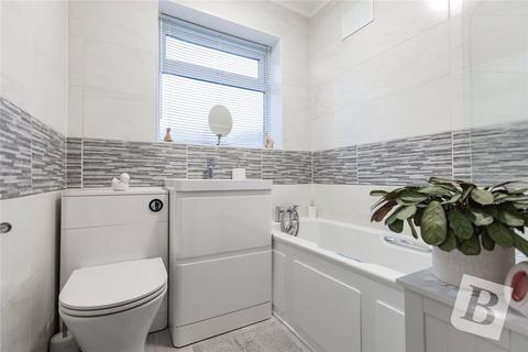 3 bedroom end of terrace house for sale, Crow Lane, Romford, RM7