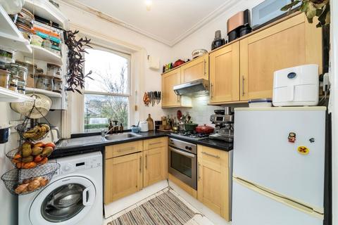 2 bedroom flat to rent, Drake Road, London SE4