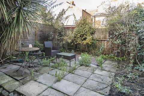 2 bedroom flat to rent, Norroy Road, Putney
