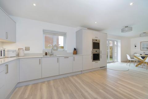 4 bedroom detached house for sale, Sweeters Field Road, Alfold, GU6