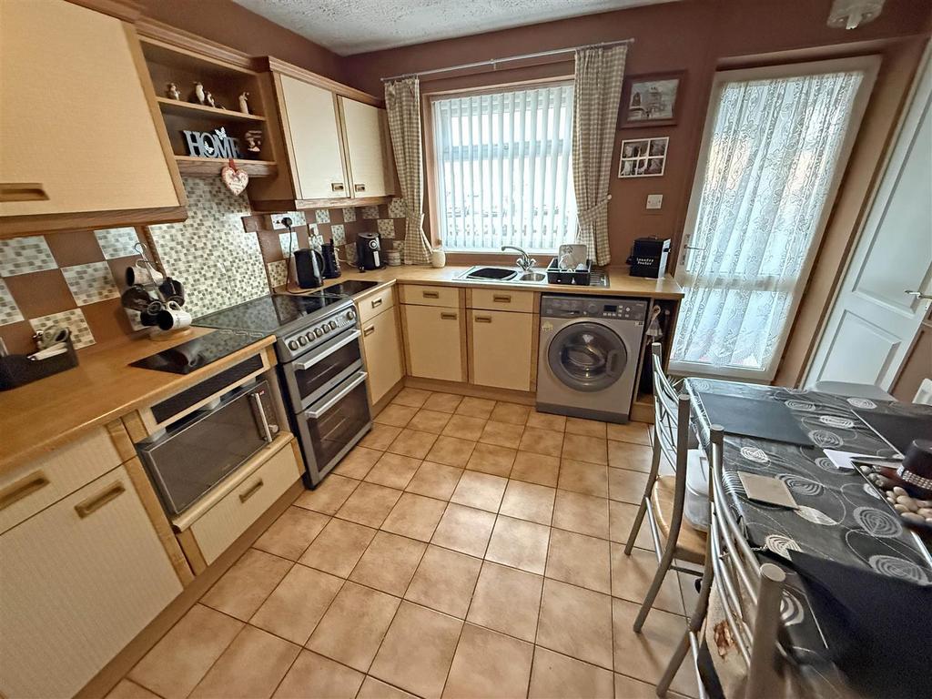 Kitchen A2.jpg
