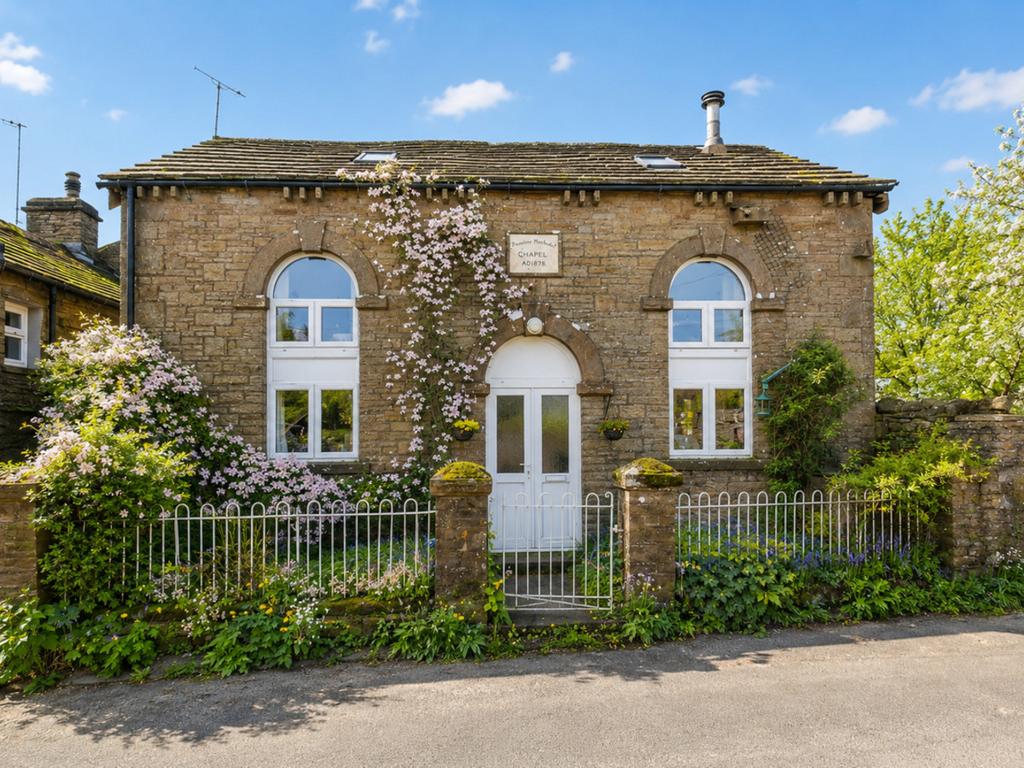 2 bedroom detached house for sale
