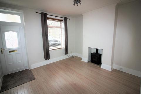 3 bedroom terraced house to rent, Cheltenham Place, Halifax