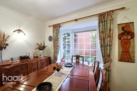 4 bedroom detached house for sale, Plough Close, Bedford