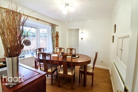 4 bedroom detached house for sale, Plough Close, Bedford