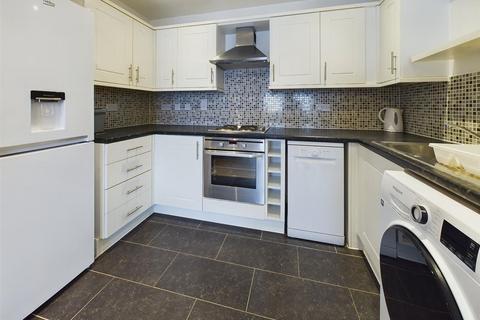 undefined, Pool Close, West Molesey