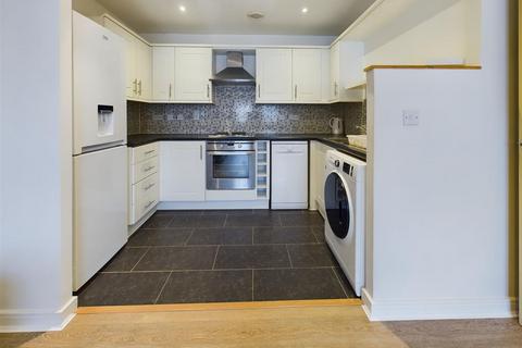undefined, Pool Close, West Molesey