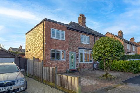 3 bedroom semi-detached house for sale - Green Avenue, Davenham, CW9