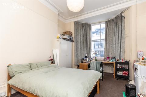1 bedroom in a house share to rent, Powis Grove, Brighton