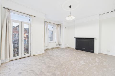 3 bedroom flat to rent, Trinity Road, Tooting Bec