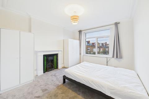 3 bedroom flat to rent, Trinity Road, Tooting Bec