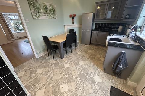 3 bedroom end of terrace house to rent, Eastwood Crescent, Bristol BS4