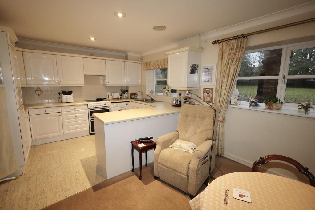 Kitchen / dining room