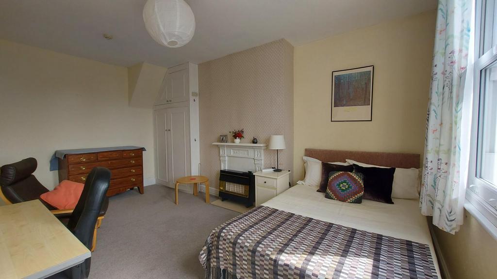 Thumbnail Room 7 Photo 4.jpg