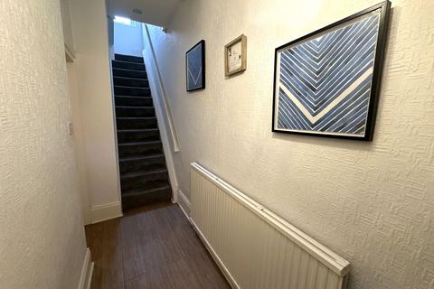 2 bedroom semi-detached house for sale, Rochdale Road, Royton, Oldham, OL2 5UW