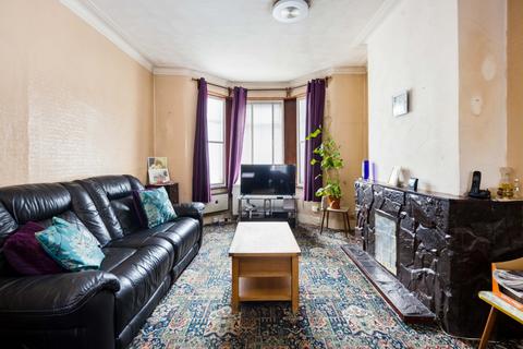 3 bedroom end of terrace house for sale, Ruckholt Road, London, E10