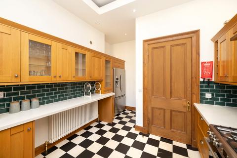 undefined, Lutton Place, Edinburgh EH8