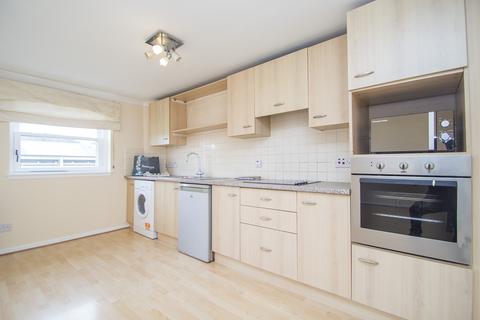 2 bedroom flat to rent, St. Patrick Square, Newington, Edinburgh EH8