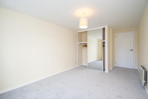 2 bedroom flat to rent, St. Patrick Square, Newington, Edinburgh EH8