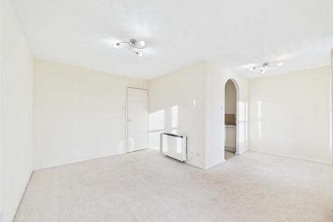 2 bedroom apartment to rent, Hazeldene Court, Tynemouth