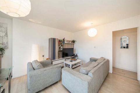 2 bedroom flat for sale, Hevelius Close, London SE10