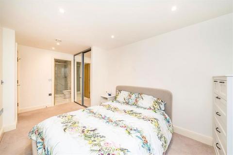 2 bedroom flat to rent, Spa Road, London SE16