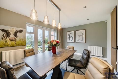 4 bedroom detached house for sale, Tall Conifers, Wroughton, Swindon, SN4