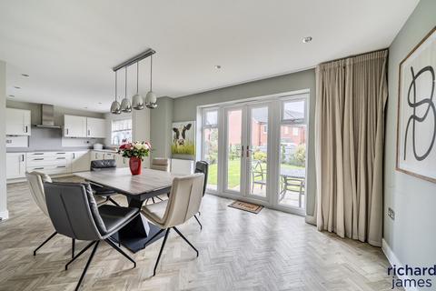 4 bedroom detached house for sale, Tall Conifers, Wroughton, Swindon, SN4
