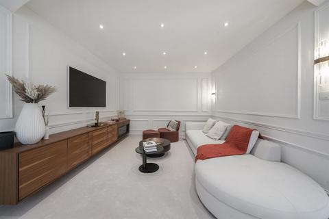 Ashley Lane, Hendon NW4