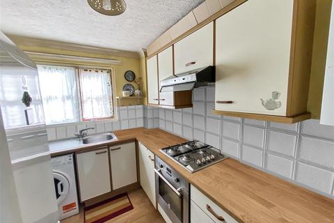 1 bedroom flat to rent, Boltons Lane, Harlington