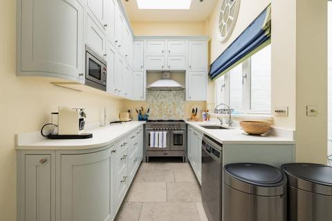 4 bedroom house to rent, Hasker Street, SW3