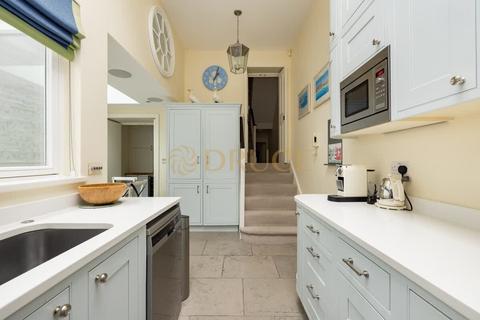 4 bedroom house to rent, Hasker Street, SW3