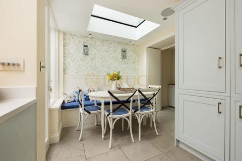 4 bedroom house to rent, Hasker Street, SW3