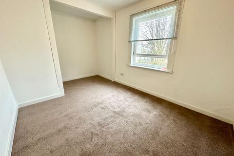 2 bedroom flat to rent, William Street, Johnstone, Renfrewshire, PA5