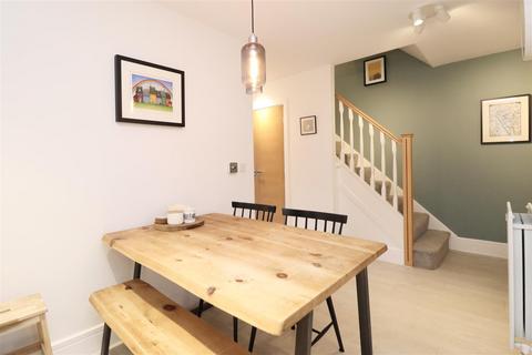 undefined, Furlands Grove, Stamford Bridge, York