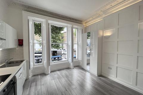 Studio to rent, Brondesbury Villas, Queens Park