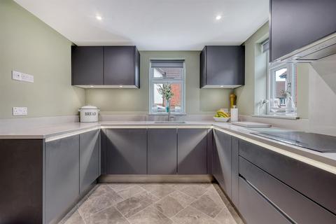 3 bedroom semi-detached house for sale, Larkin Close, Hutton, Brentwood