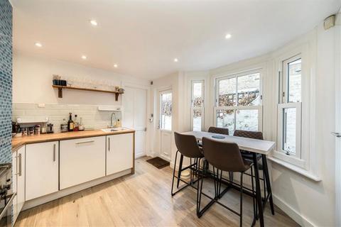 3 bedroom flat for sale, Humber Road, London SE3