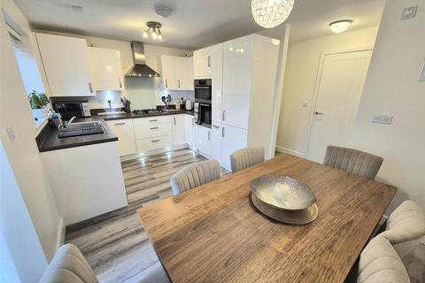 3 bedroom semi-detached house for sale, Husselbee Crescent, Lawley Bank, Telford, Shropshire, TF4