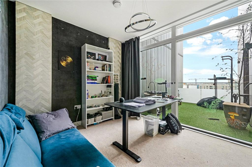 Bedroom/Study Area