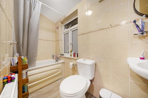 2 bedroom flat for sale, London SE22