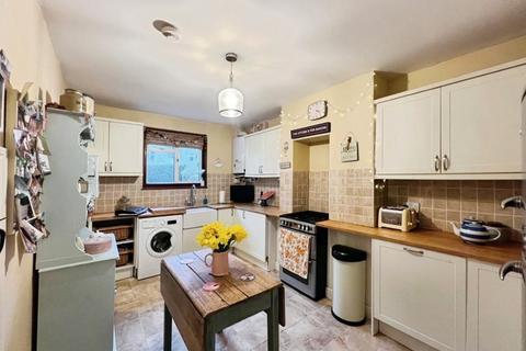 undefined, First Avenue, Dursley
