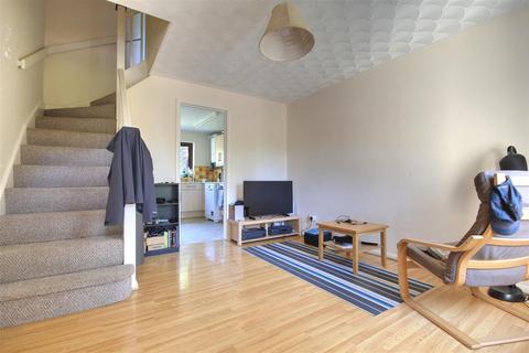2 bedroom end of terrace house to rent, Tamar Close, St. Ives