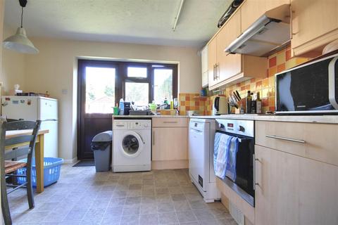 2 bedroom end of terrace house to rent, Tamar Close, St. Ives