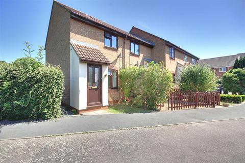 2 bedroom end of terrace house to rent, Tamar Close, St. Ives