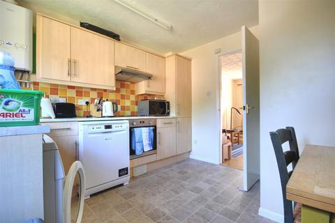 2 bedroom end of terrace house to rent, Tamar Close, St. Ives